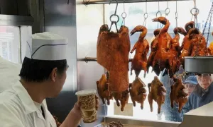 Hành trình từ cung đình ra thế giới của vịt quay Bắc Kinh Hành trình từ cung đình ra thế giới của vịt quay Bắc Kinh