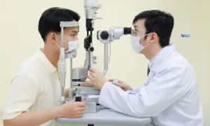 Ai có nguy cơ đục thủy tinh thể?